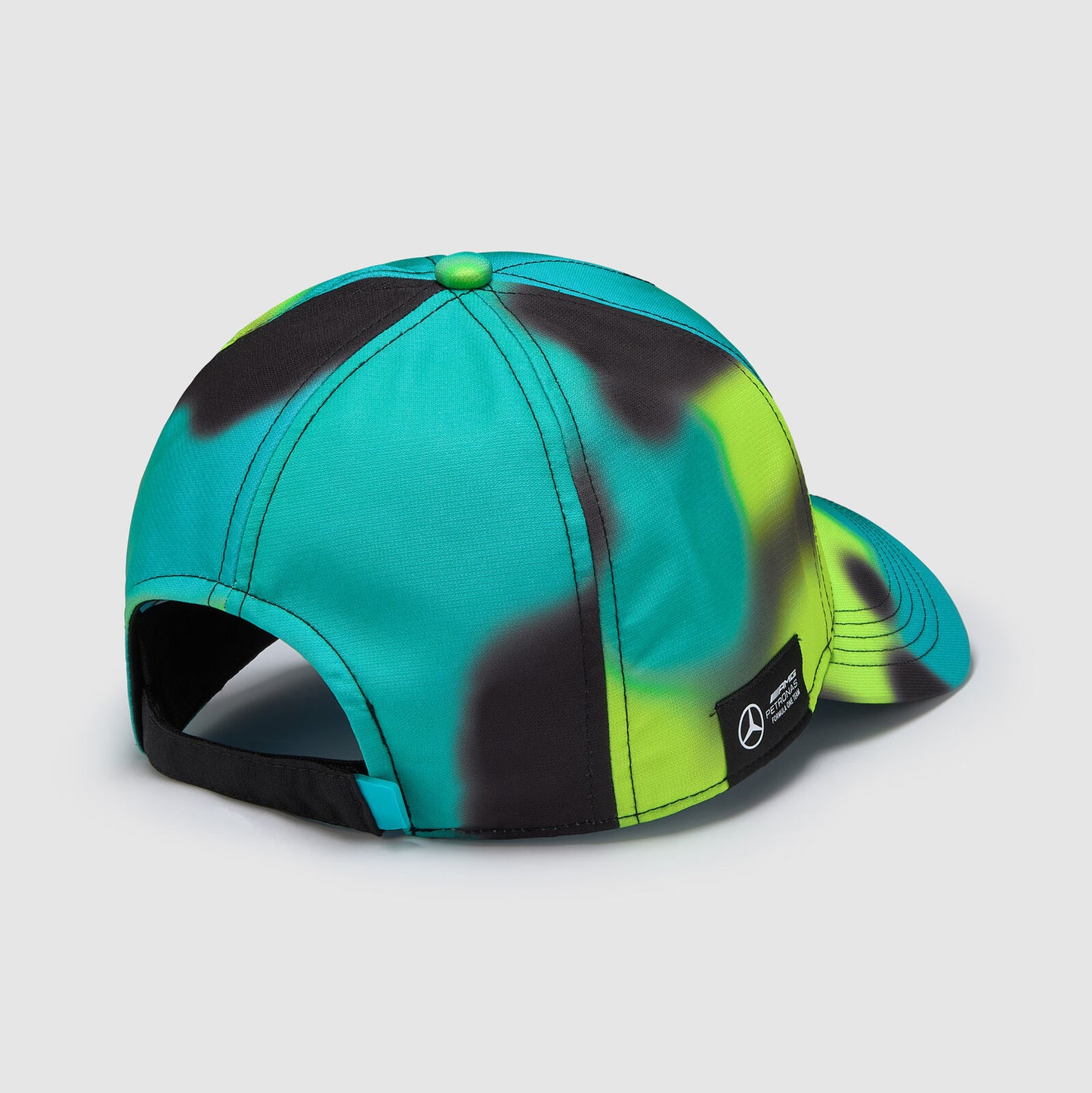 Gorra Mercedes F1 camuflaje en aerosol
